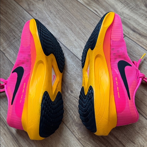 Nike Women’s Zoom Fly Running Sneakers - Picture 6 of 7